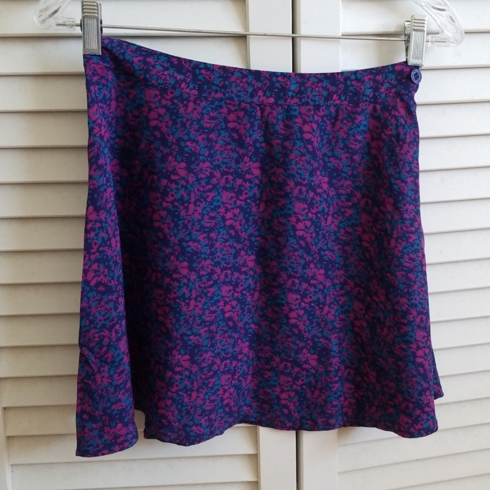 I love 81 silk skirt size 25